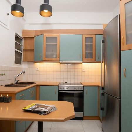 City Center Apt. On A Traffic Free Street Atenas Exterior foto