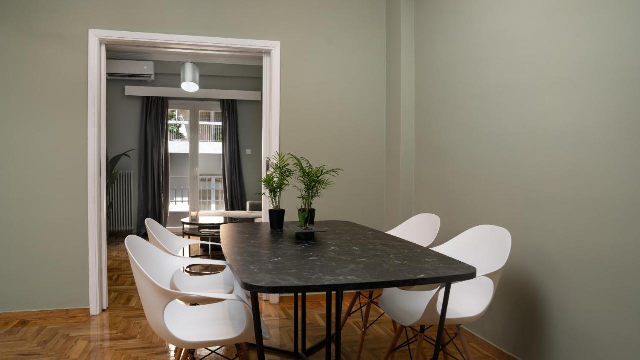 City Center Apt. On A Traffic Free Street Atenas Exterior foto